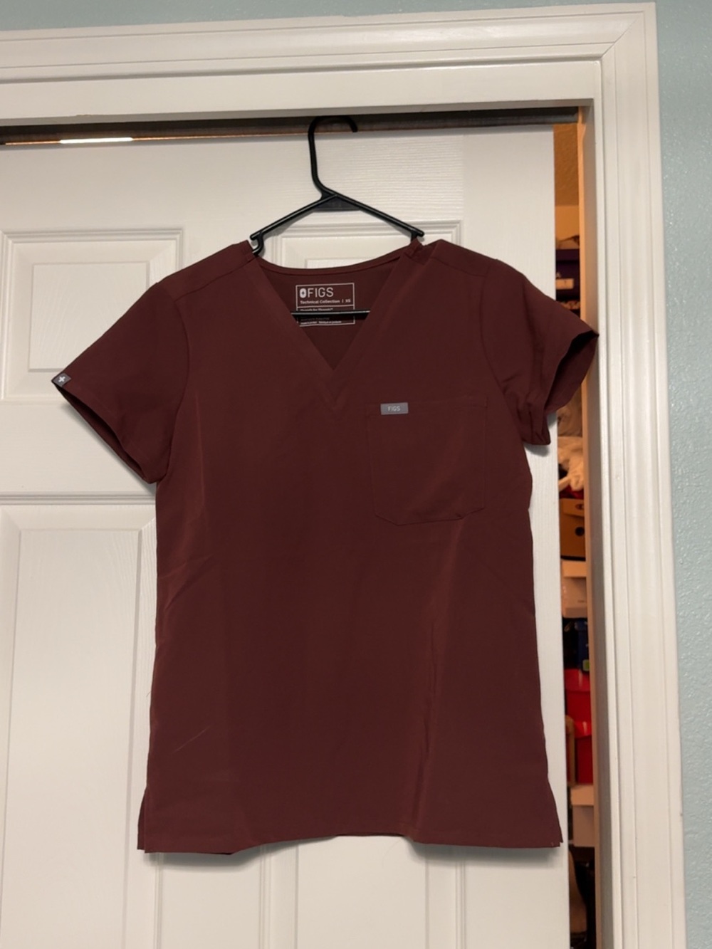 🤎 NWOT FIGS Casma™ Scrub Top 🤎